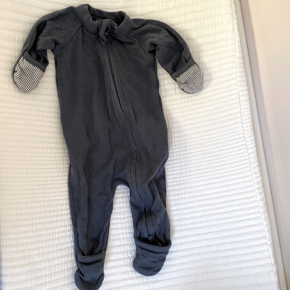 Goumi 2 way Zip Footie pajamas